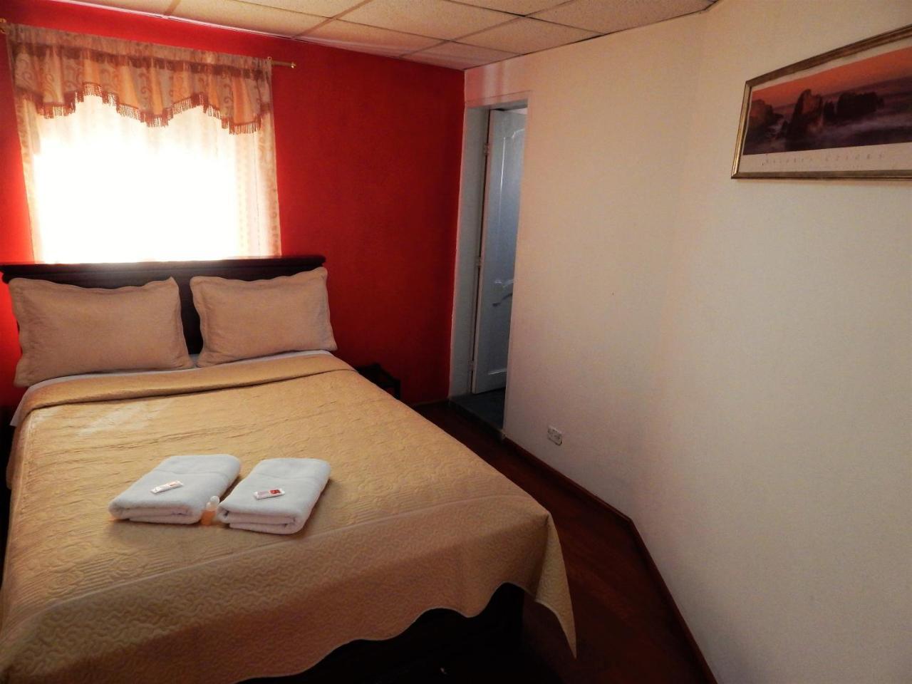 Hostal Imperial Quito Buitenkant foto